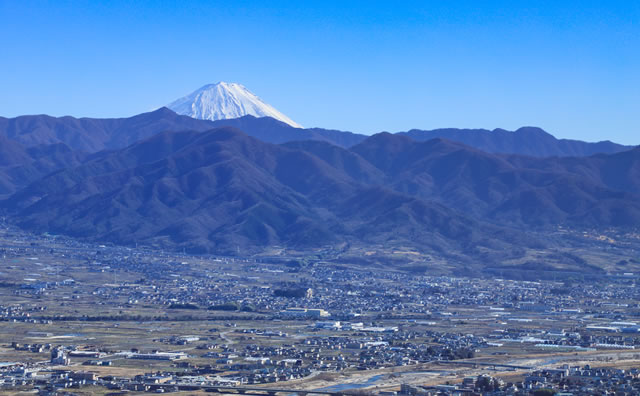 大蔵経寺山から望む富士山