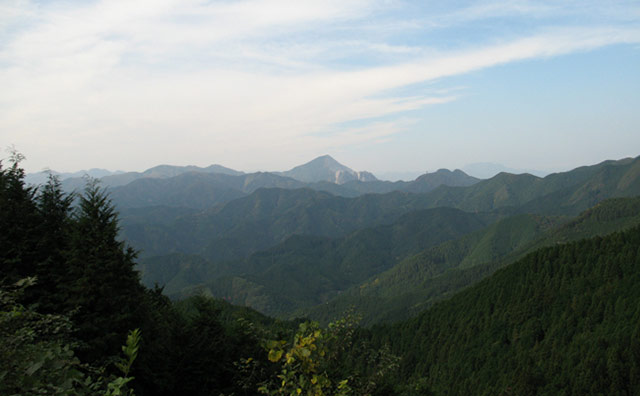 関八州見晴台から見た秩父方面の景観