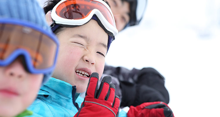 親子でスキーを楽しみたい！ツアーやスキー場の選び方や持ち物について紹介！のイメージ