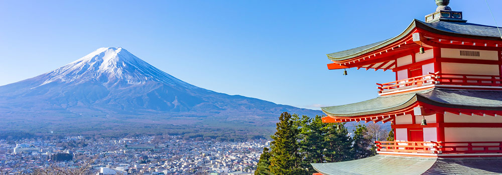 新倉山浅間公園から望む富士山のイメージ