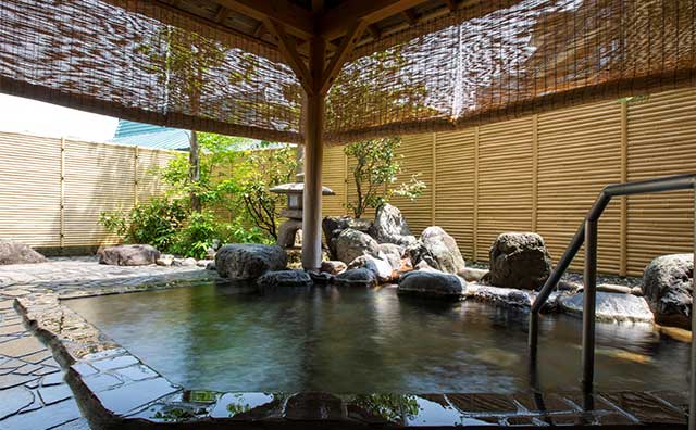 湯沢ニューオータニ　露天風呂の一例