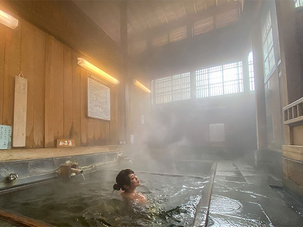 源泉かけ流しの野沢温泉で集印めぐり＆13湯の外湯めぐり！岡本太郎のタオルがもらえる？