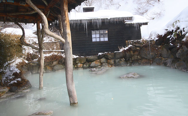 鶴の湯温泉　混浴露天風呂のイメージ