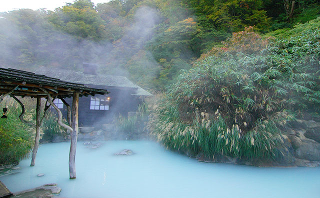 鶴の湯温泉　混浴露天風呂のイメージ