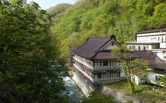 宝川温泉 汪泉閣　外観