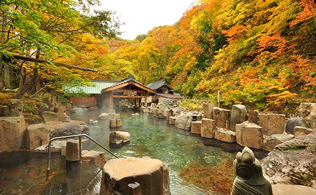 宝川温泉 汪泉閣　露天「摩訶の湯」