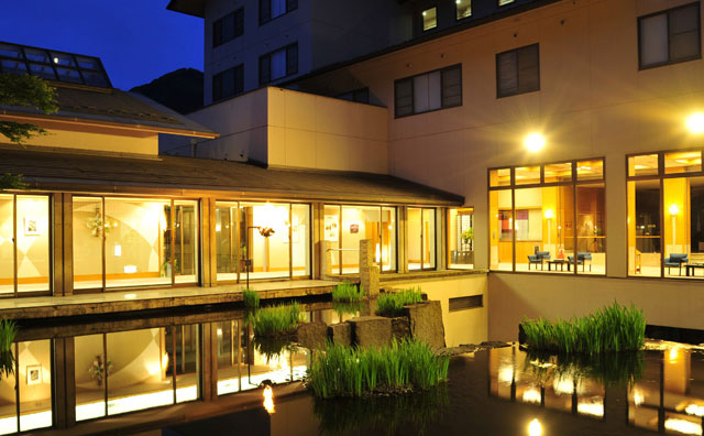 源泉湯の宿　紫翠亭