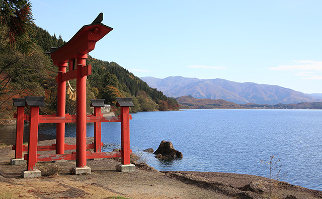 田沢湖　御座石神社の鳥居