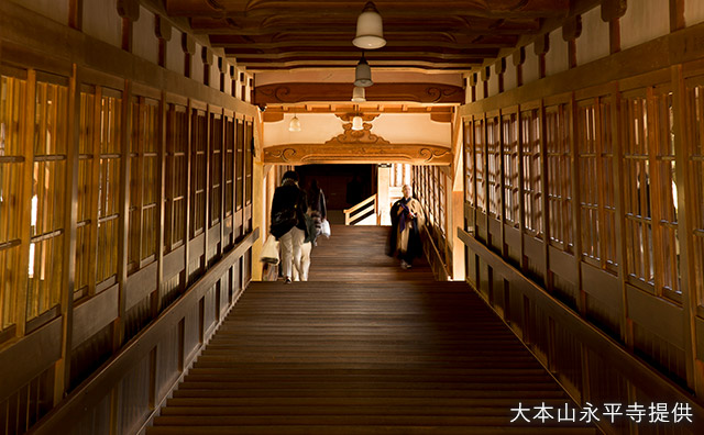 永平寺　回廊（大本山永平寺提供）