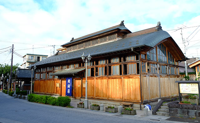 飯坂温泉　木造建築共同浴場　鯖湖湯