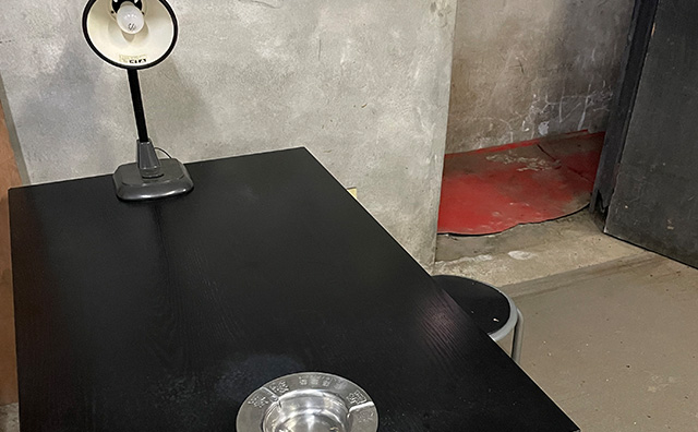 中ノ沢温泉「出前カツ丼専門店取調べ室」