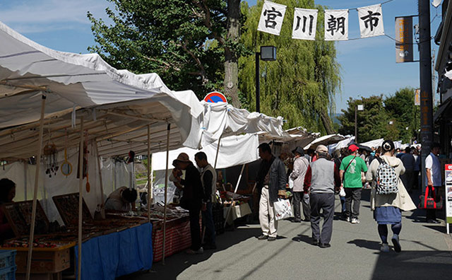 高山の朝市