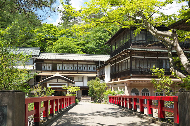 四万温泉（しまおんせん） 積善館