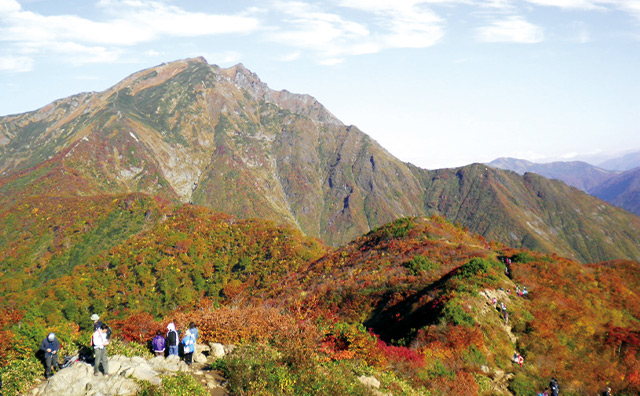 秋の谷川岳