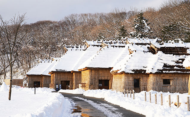 冬の伝統的コタン（集落）のイメージ