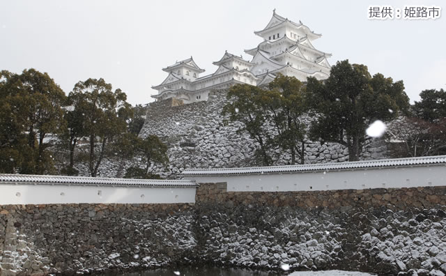 姫路城　冬　三国堀から