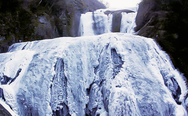 袋田の滝　氷瀑のイメージ