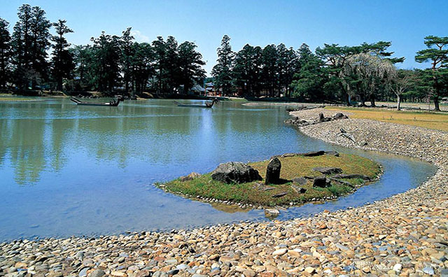 毛越寺　浄土庭園大泉が池のイメージ