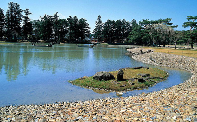 毛越寺　浄土庭園大泉が池