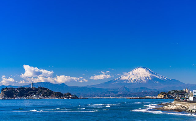 鎌倉から望む江の島と富士山