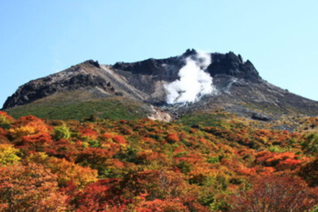 茶臼岳（ちゃうすだけ）