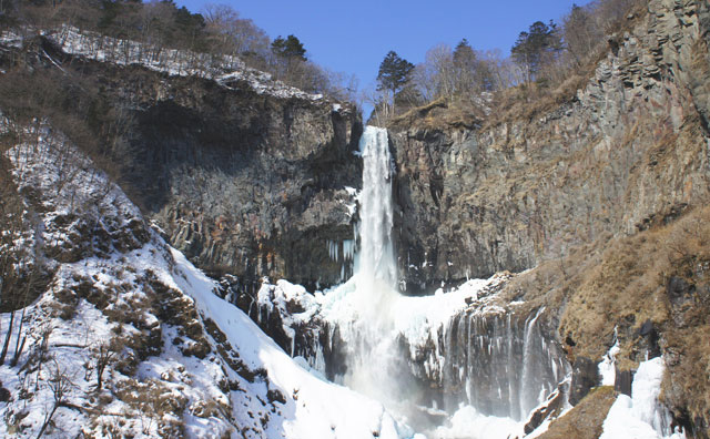 凍結した華厳ノ滝