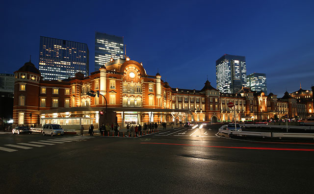東京駅　夜景
