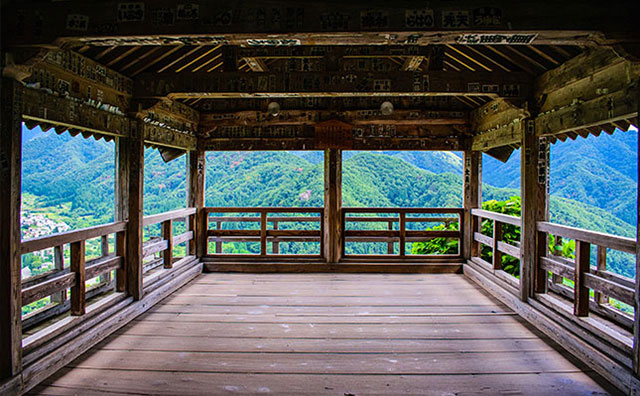 山寺（宝珠山 立石寺）五大堂