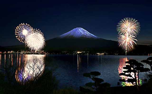 河口湖冬花火