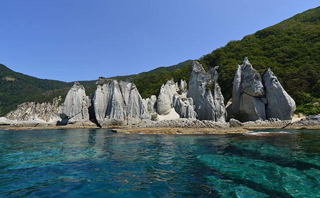 仏ヶ浦の奇岩