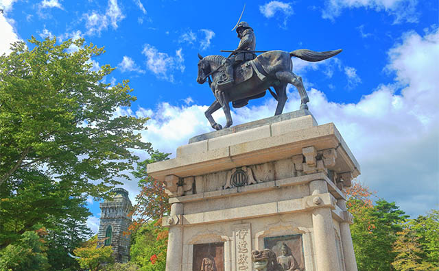 伊達政宗公騎馬像
