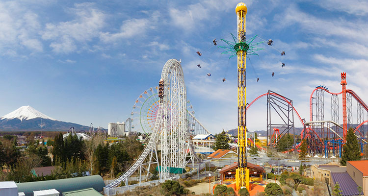 日本一の遊園地！富士急ハイランドへの旅 | びゅうトラベル（JR東日本）