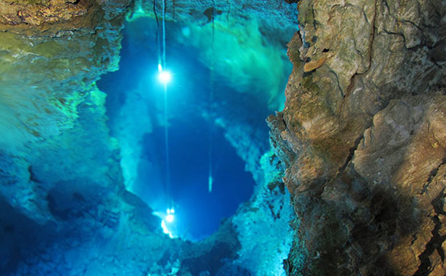 龍泉洞のイメージ
