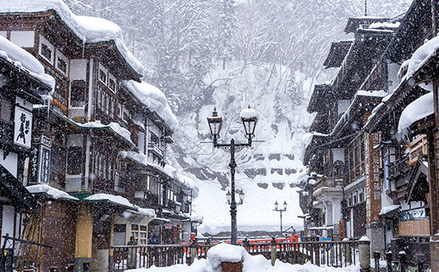 雪の銀山温泉