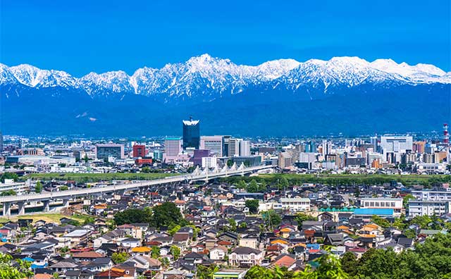 絶景から世界遺産まで満喫！列車で巡る富山県のおすすめ観光モデルコース！記事のイメージ