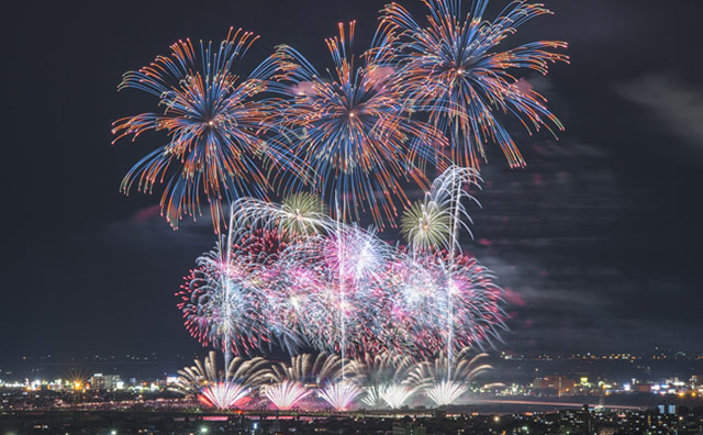 日本の夏の風物詩！東日本でおすすめの花火大会15選の記事イメージ