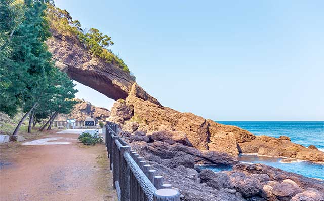 越前海岸　呼鳥門のイメージ