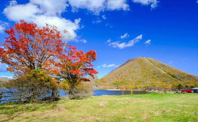 榛名富士と榛名湖のイメージ
