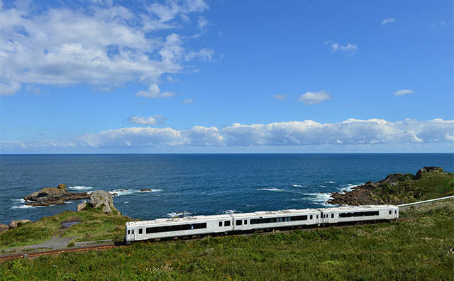 TOHOKU EMOTION　提供：JR東日本