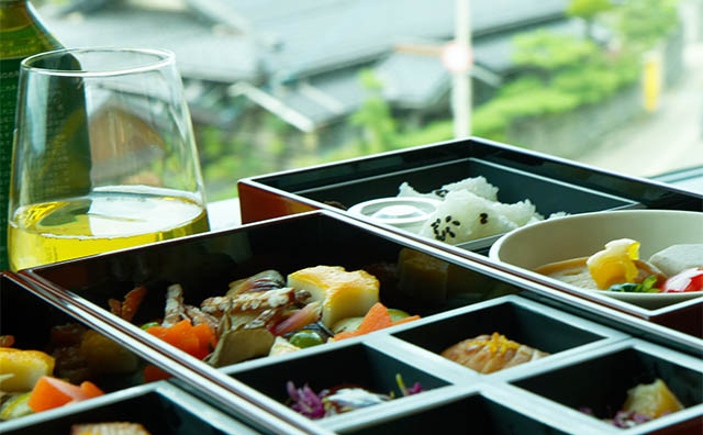 海里　食事イメージ　提供：JR東日本 