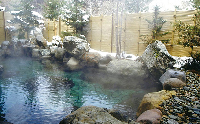 大湯温泉「ホテル鹿角」の露天風呂のイメージ