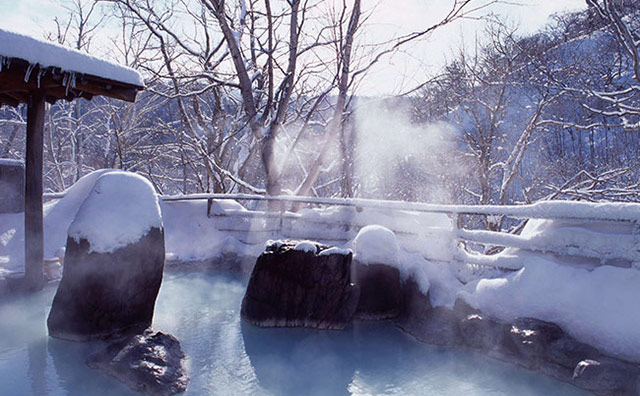 東北旅行といえば温泉！雪景色が眺められるおすすめの露天風呂を紹介の記事イメージ