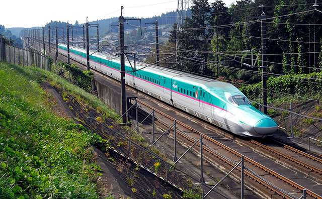 東北新幹線E5系「はやぶさ」についてご紹介！停車駅や乗車料金とは？の記事イメージ