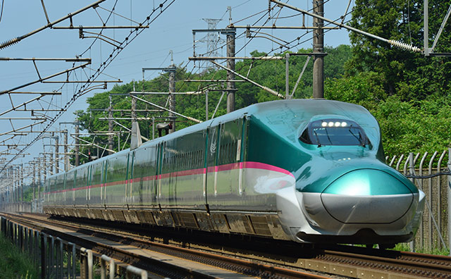 東北新幹線E5系「はやぶさ」　提供：JR東日本