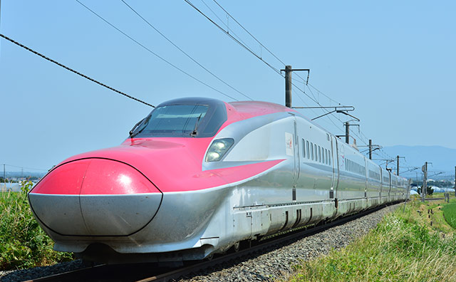 赤のモチーフに注目 秋田新幹線e6系 こまち を紹介 びゅうトラベル Jr東日本