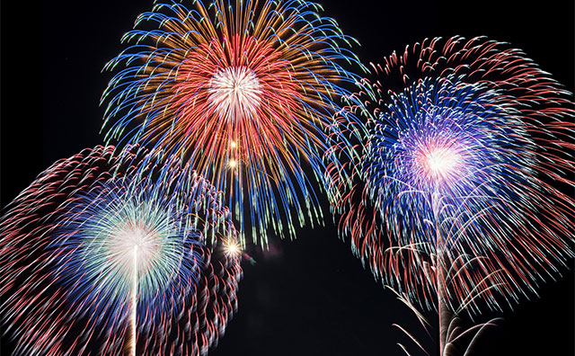 「土浦全国花火競技大会」で鮮やかな大輪の花火を観よう
