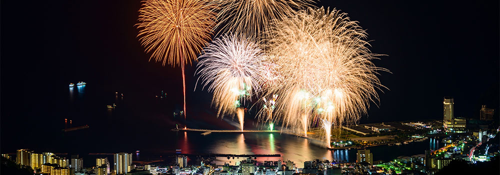 【2020年最新版】「熱海海上花火大会」は迫力ある音も楽しめる花火大会のイメージ