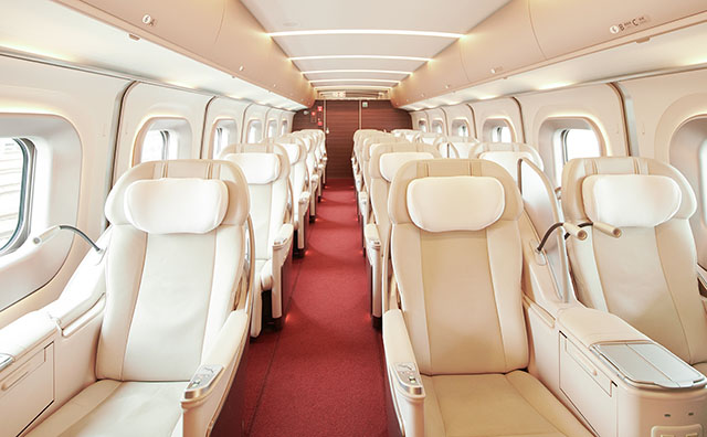 グランクラス車内（E5系）提供：JR東日本