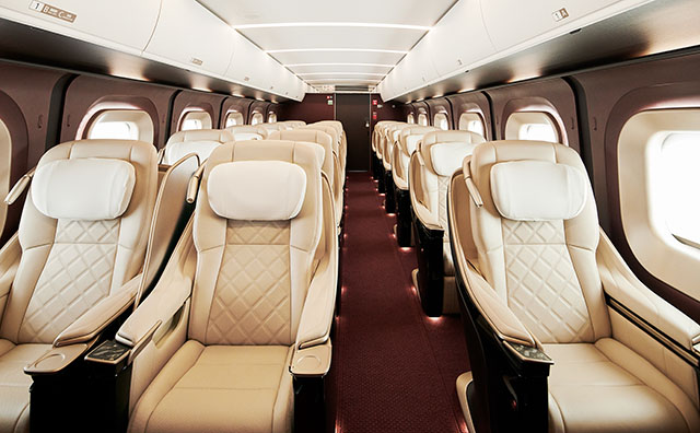 車内デザイン（E7系）提供：JR東日本