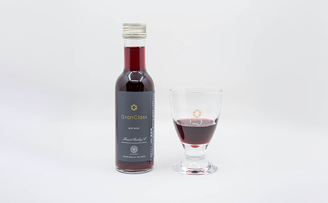 車内サービス（イメージ）提供：JR東日本